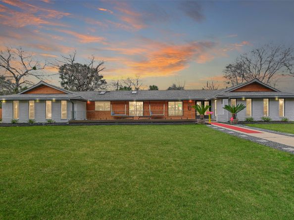 7810 Nairn Street, Houston TX 77074