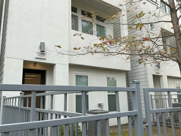 3123 Leeland Street, Houston TX 77003