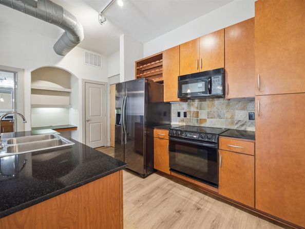 1901 Post Oak Boulevard 2307, Houston TX 77056