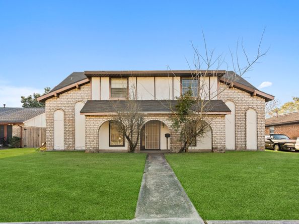 11430 Sagewhite Drive, Houston TX 77089