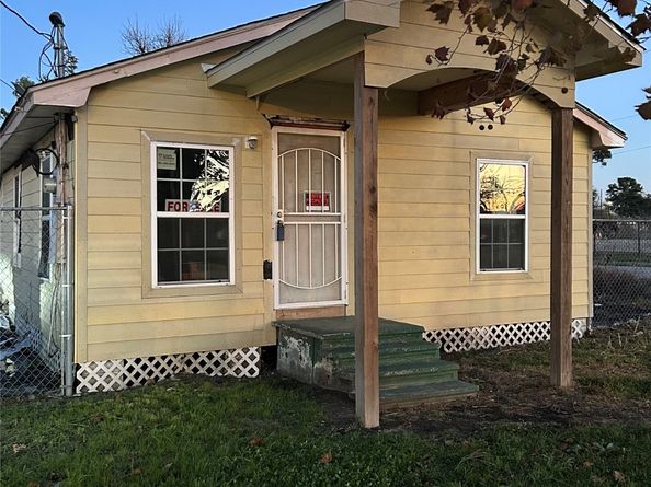 6104 Hirsch Road, Houston TX 77026