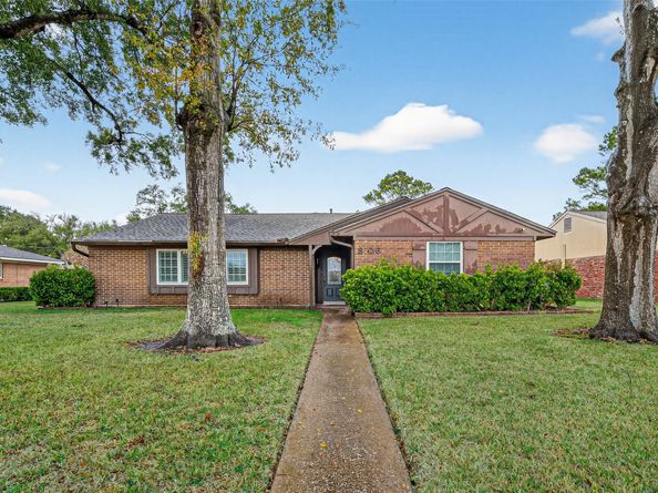 8106 Twin Hills Drive, Houston TX 77071