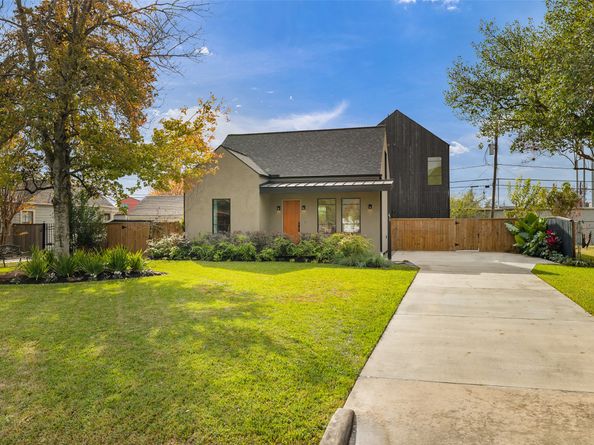 419 W 30th Street, Houston TX 77018