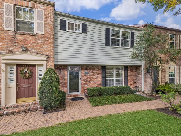 5857 Valley Forge Drive 110, Houston TX 77057