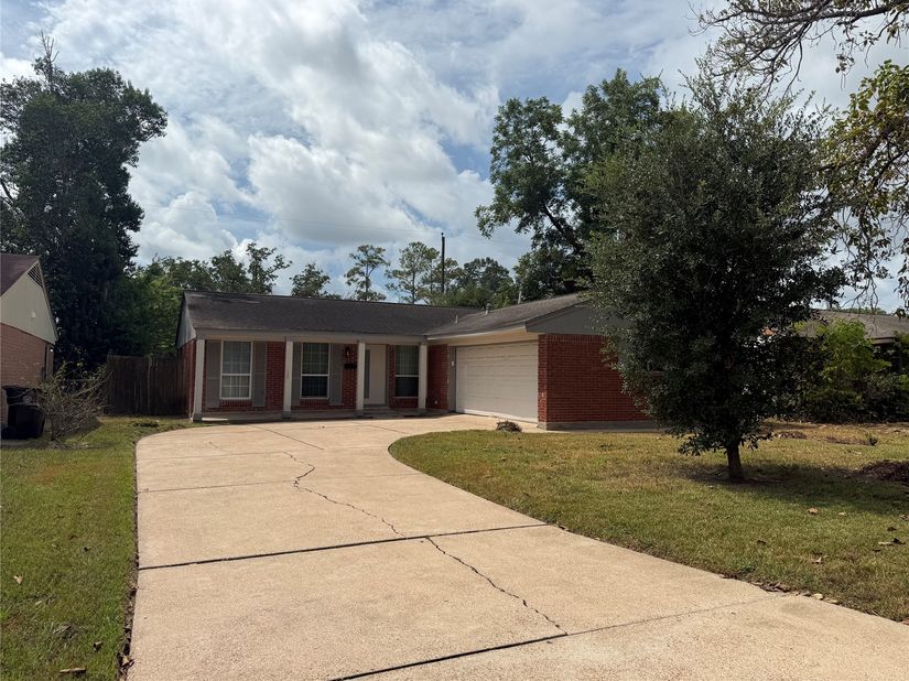 4327 Oakside Drive, Houston TX 77053