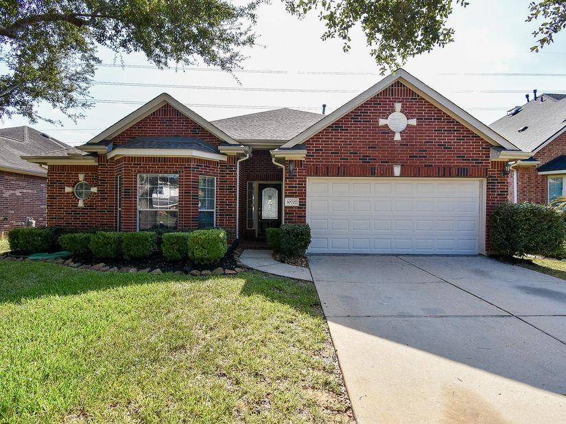 10727 Gilford Crest Drive, Spring TX 77379