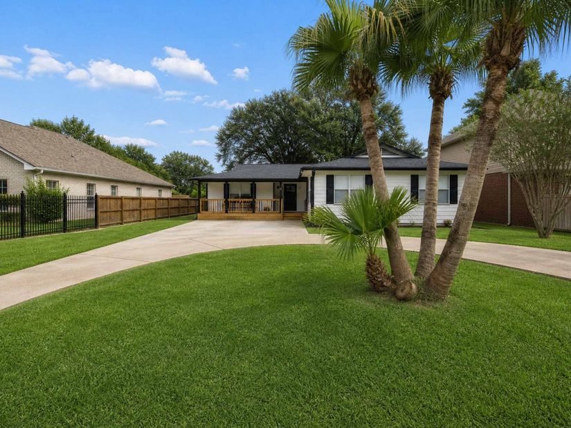 8205 Arrowhead Lane, Houston TX 77075
