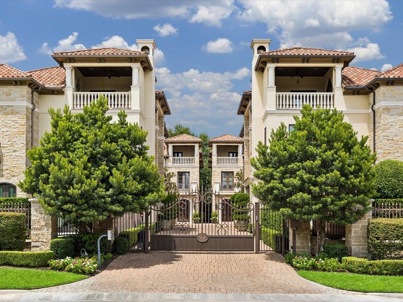 5146 Longmont Drive 2, Houston TX 77056