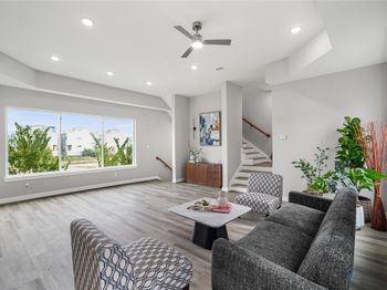 1222 W 18th Street