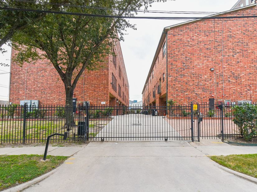 2422 Navigation Boulevard A, Houston TX 77003