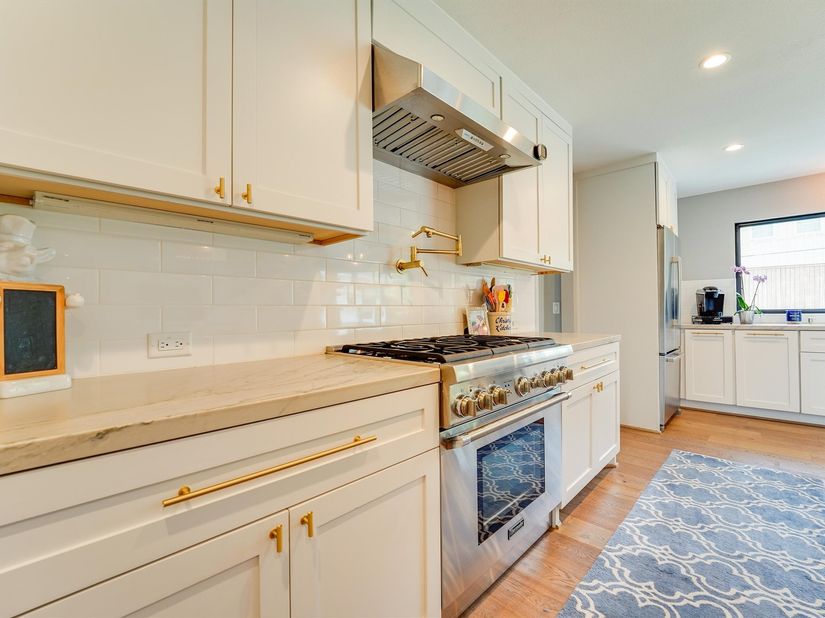 9142 Bronco Drive, Houston TX 77055