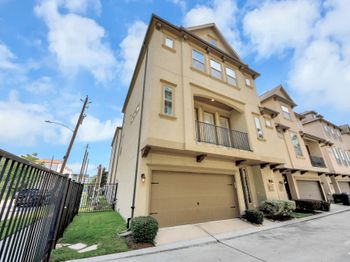 442 N Live Oak Street