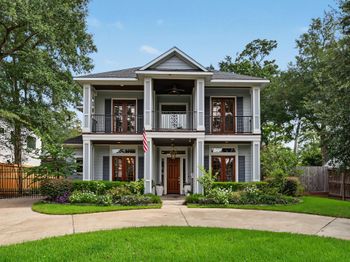 818 W 43rd Street