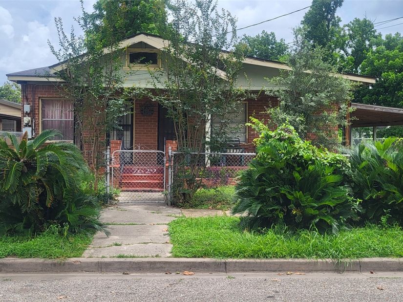 7629 Avenue I, Houston TX 77012
