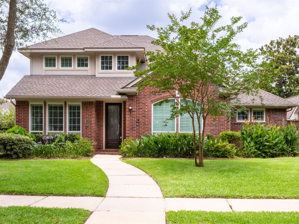 2118 Cypress Run Drive, Sugar Land TX 77478