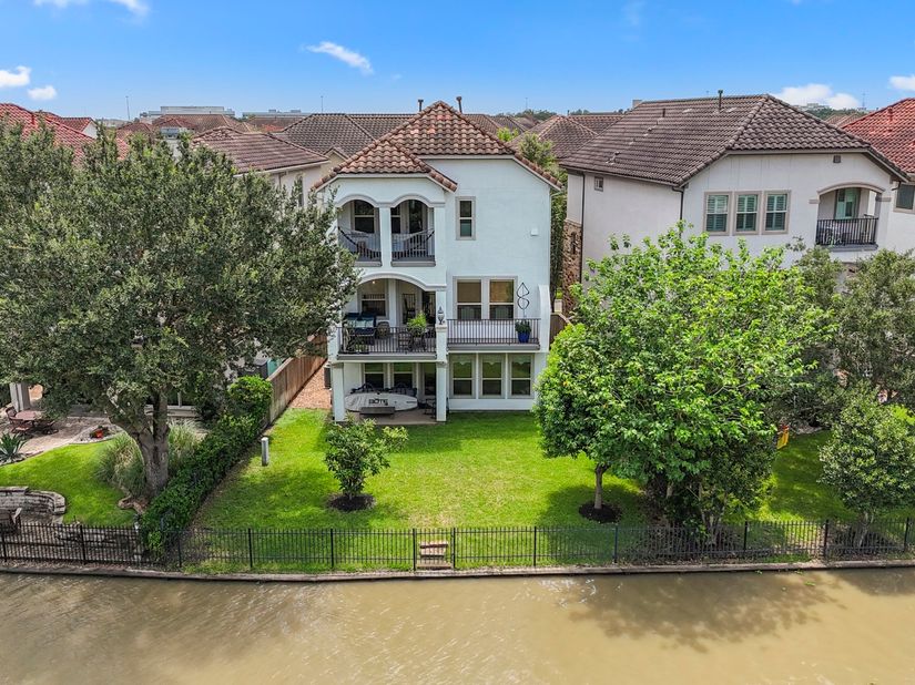 914 Old Oyster Trail, Sugar Land TX 77478