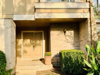 2325 Crescent Park Drive