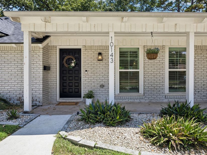 10143 Whiteside Lane, Houston TX 77043