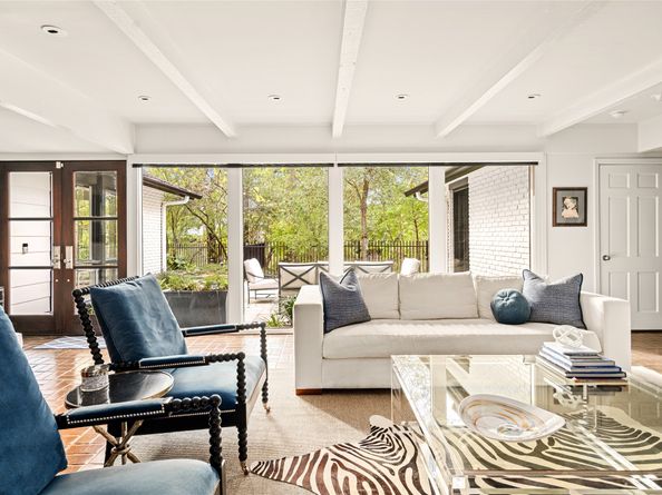 2115 Troon Street, Houston TX 77019