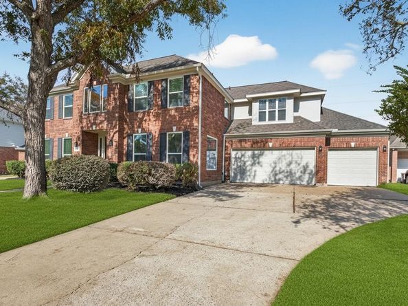 1202 Plantation Dr, Richmond TX 77406