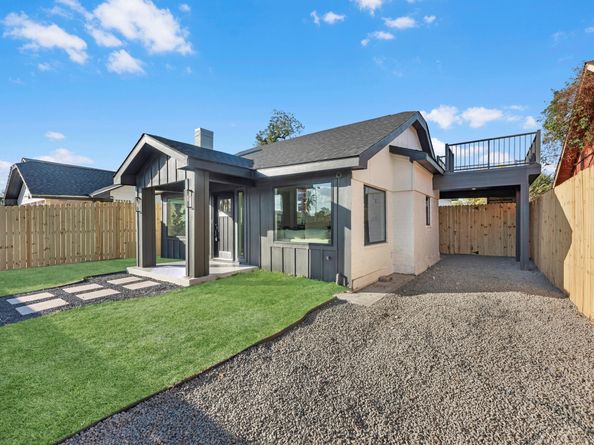 508 Dell Court, Houston TX 77009