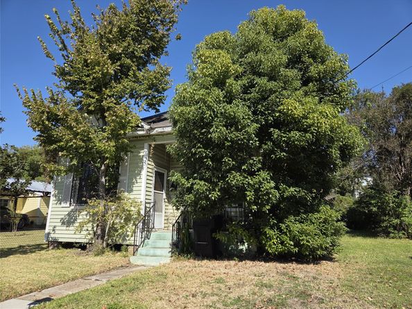 7933 Goode Street, Houston TX 77012