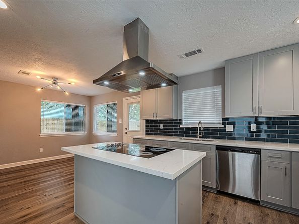 1623 Cherry Ridge Drive, Houston TX 77077