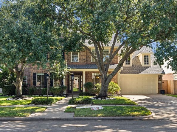 8410 Castle Pond Court, Houston TX 77095