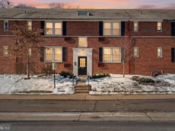 202 N George Mason Drive N