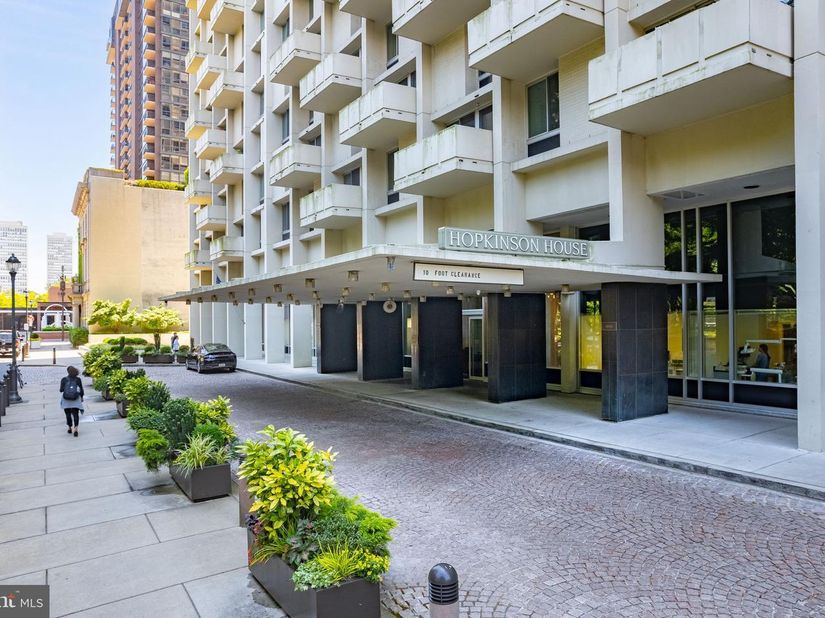 604 S Washington Square 2506, Philadelphia PA 19106