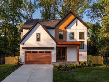 913 Symphony Circle SW