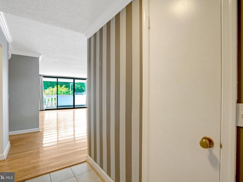 6101 Edsall Road 302, Alexandria VA 22304