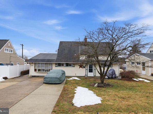 79 Autumn Lane, Levittown PA 19055
