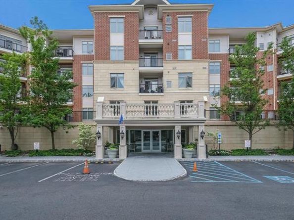 220 Carson Ter, Huntingdon Valley PA 19006