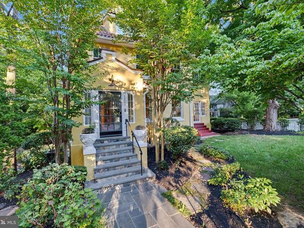 5201 38TH Street NW, Washington DC 20015