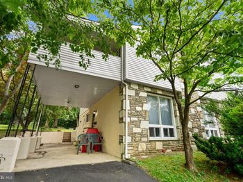 609 Foster Road