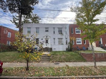 411 Lebaum Street SE