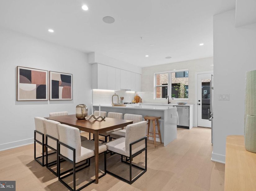 654 Fairmount Avenue MODEL, Philadelphia PA 19123