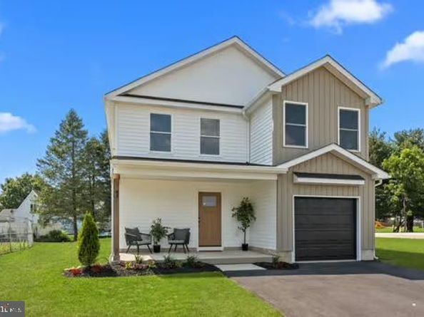 1 Mclevins Court, Croydon PA 19021