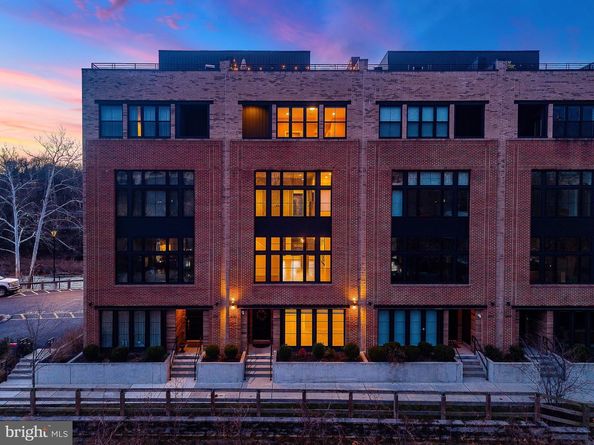 4523 Riverside Way, Philadelphia PA 19127