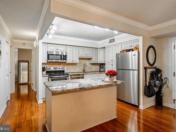 11118 Valley Forge Cir