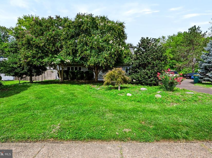 313 Trenton Road, Fairless Hills PA 19030