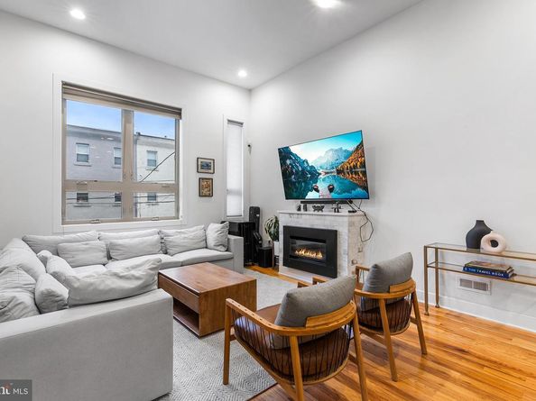 1323 Crease Street, Philadelphia PA 19125