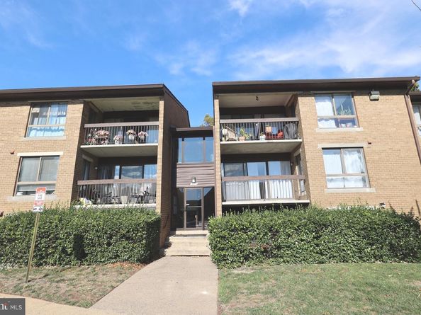 545 Florida Avenue 102, Herndon VA 20170