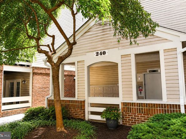 240 S Reynolds Street 309, Alexandria VA 22304