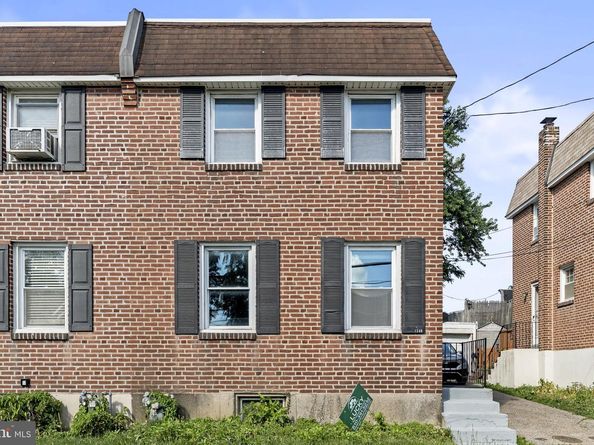 1240 Harding Drive, Havertown PA 19083