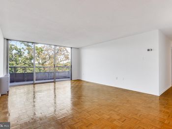 100 West Avenue