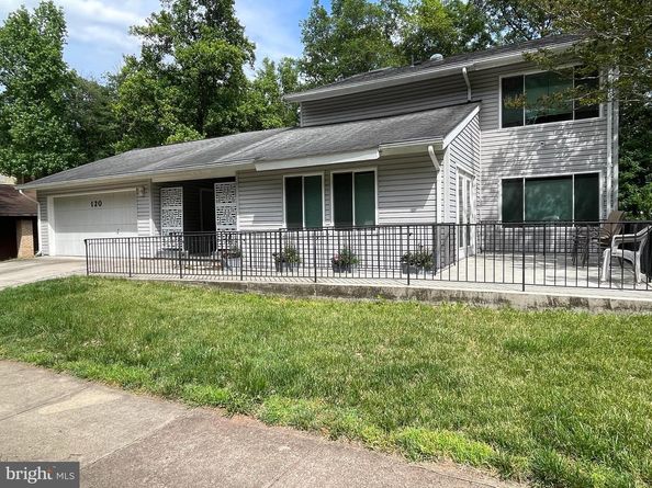 120 E Meadowland Lane E, Sterling VA 20164