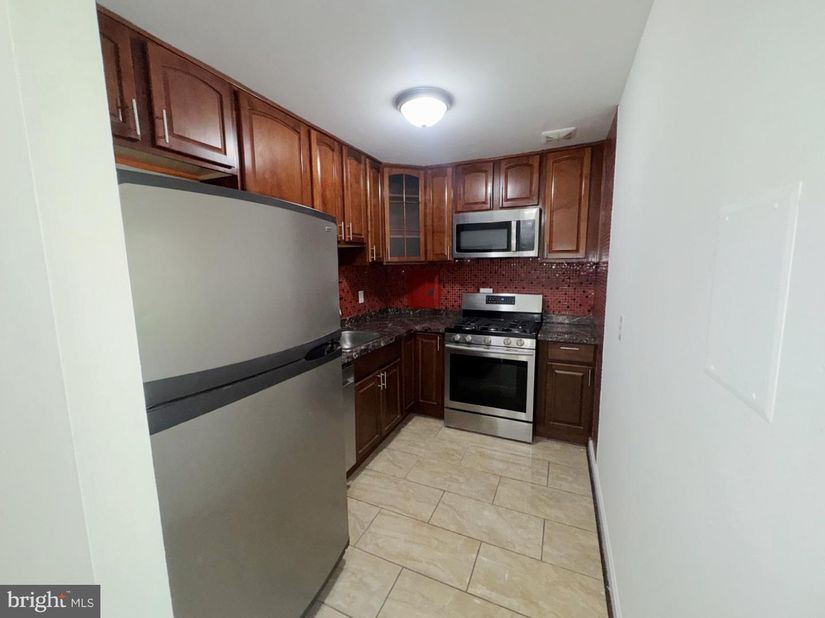 5106 F Street SE 10, Washington DC 20019