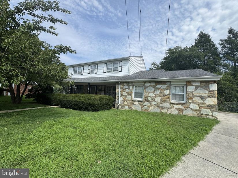 119 Almatt Terrace, Philadelphia PA 19115